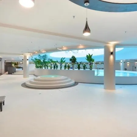 Hanza Tower Spa & Pool شقة شتشيتسين